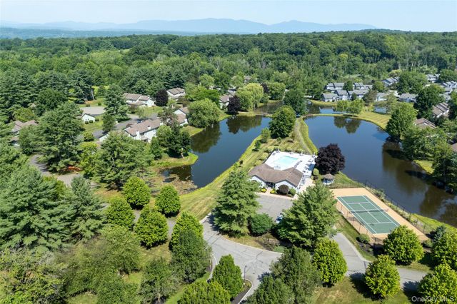 32 North Loop, Rhinebeck, NY 12572
