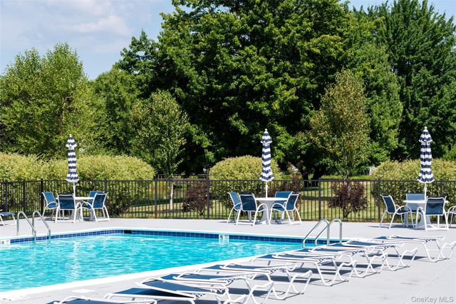 32 North Loop, Rhinebeck, NY 12572