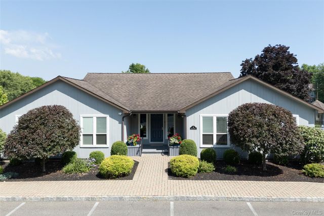 32 North Loop, Rhinebeck, NY 12572