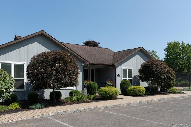 32 North Loop, Rhinebeck, NY 12572