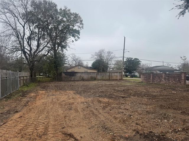 7031 England Street, Houston, TX 77021