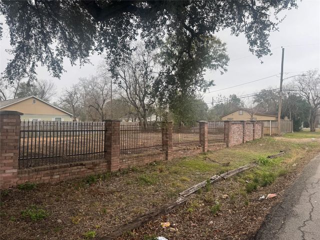 7031 England Street, Houston, TX 77021