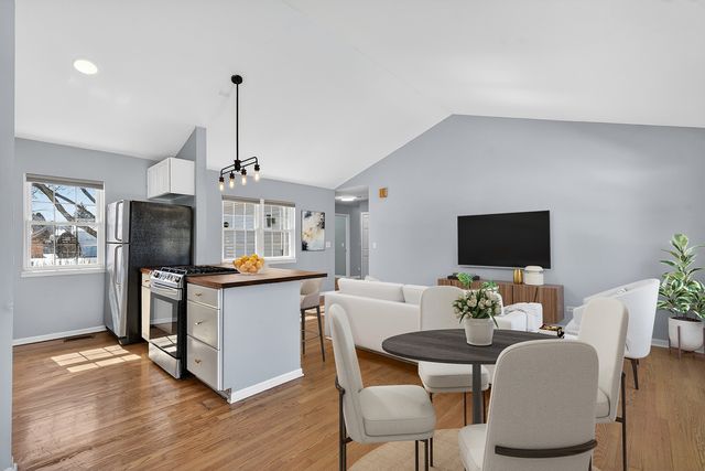 1333 Purdue Avenue, Naperville, IL 60565