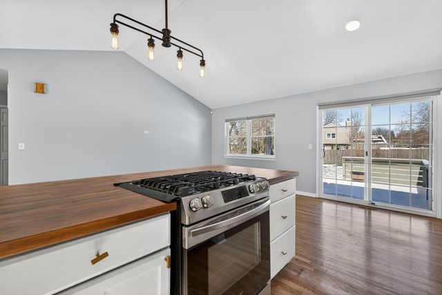 1333 Purdue Avenue, Naperville, IL 60565