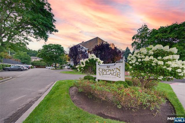 400 Crown Court 581, Edgewater, NJ 07020