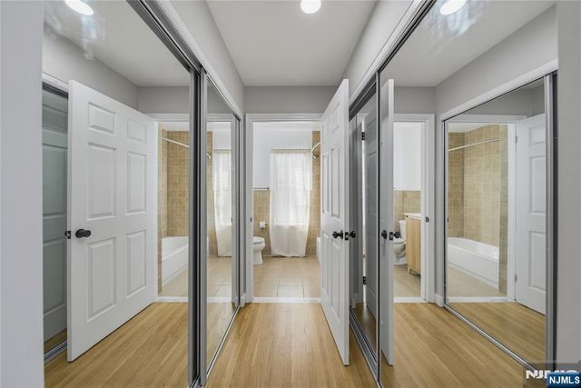 400 Crown Court 581, Edgewater, NJ 07020