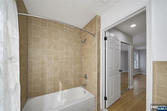 400 Crown Court 581, Edgewater, NJ 07020