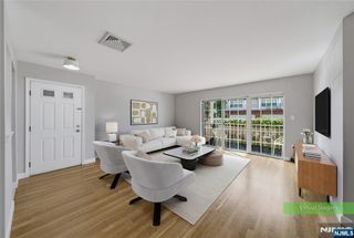 400 Crown Court 581, Edgewater, NJ 07020
