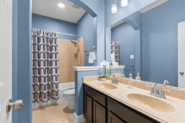 35 N Swanwick Place, Tomball, TX 77375