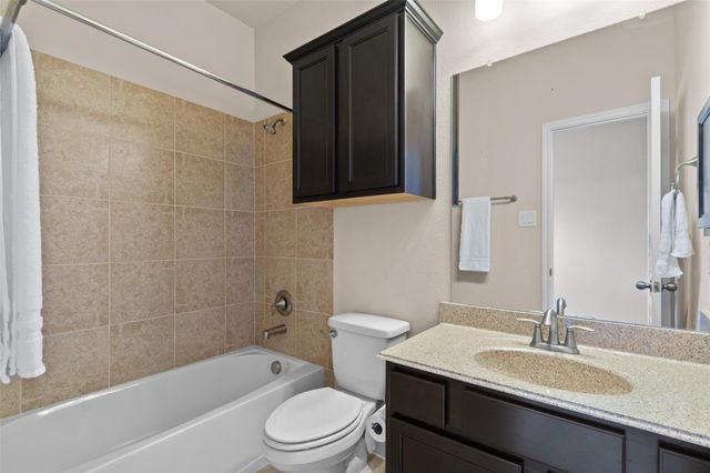 35 N Swanwick Place, Tomball, TX 77375