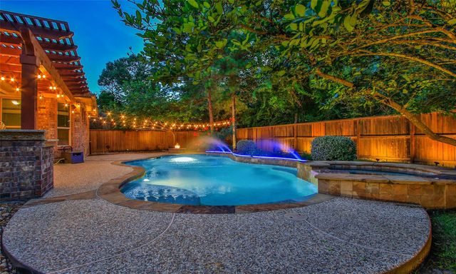 35 N Swanwick Place, Tomball, TX 77375