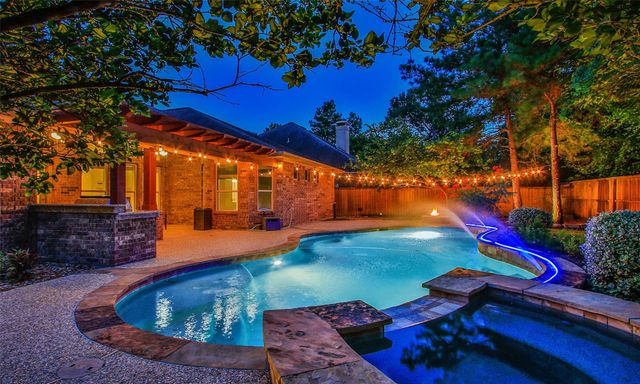 35 N Swanwick Place, Tomball, TX 77375