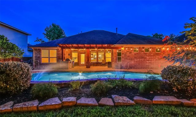 35 N Swanwick Place, Tomball, TX 77375
