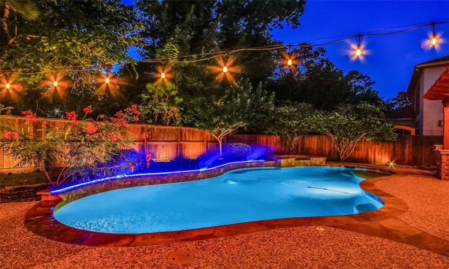 35 N Swanwick Place, Tomball, TX 77375