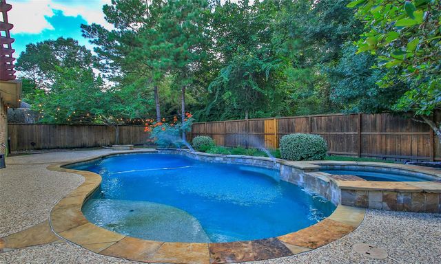 35 N Swanwick Place, Tomball, TX 77375