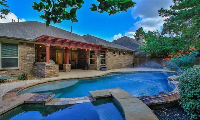 35 N Swanwick Place, Tomball, TX 77375
