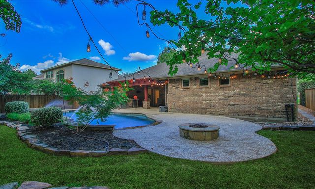 35 N Swanwick Place, Tomball, TX 77375
