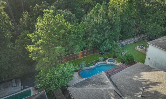 35 N Swanwick Place, Tomball, TX 77375