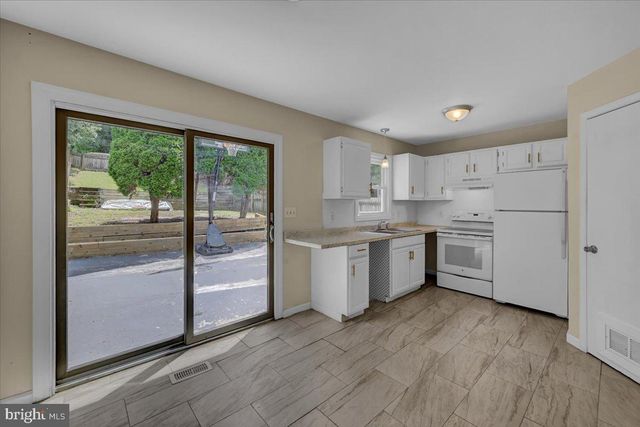 45 BOWMAN RD, Hanover, PA 17331