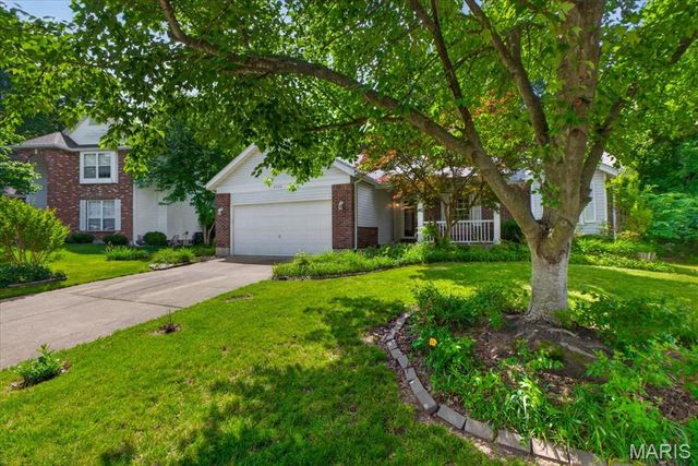 3026 Meadow Wood Drive, St Charles, MO 63303