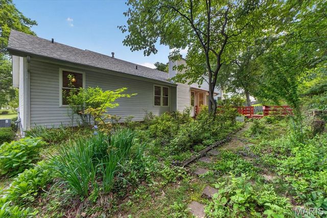 3026 Meadow Wood Drive, St Charles, MO 63303