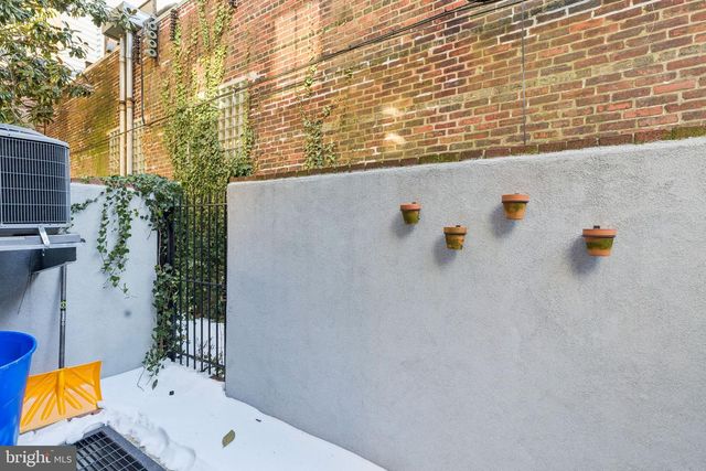 2518 WAVERLY ST, Philadelphia, PA 19146