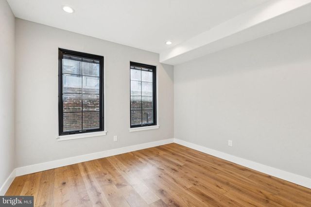 2518 WAVERLY ST, Philadelphia, PA 19146