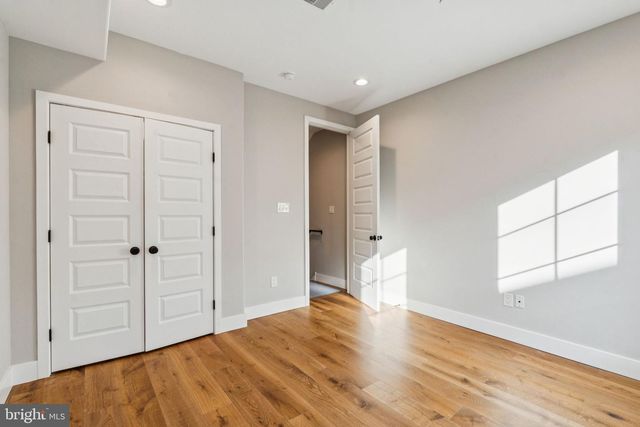 2518 WAVERLY ST, Philadelphia, PA 19146