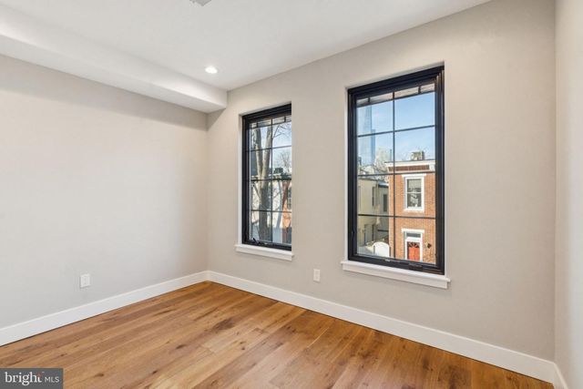 2518 WAVERLY ST, Philadelphia, PA 19146