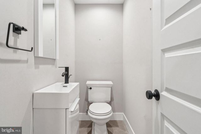 2518 WAVERLY ST, Philadelphia, PA 19146