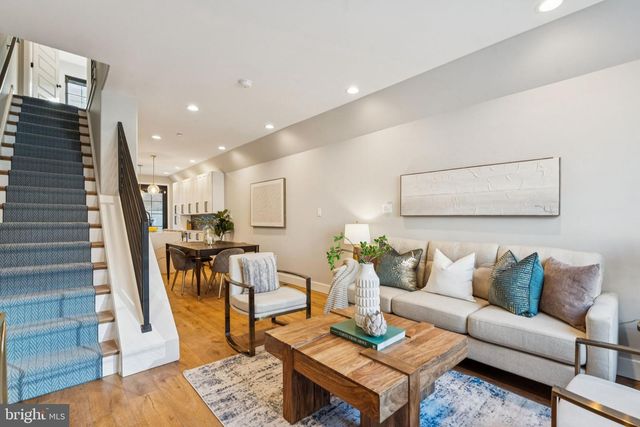 2518 WAVERLY ST, Philadelphia, PA 19146