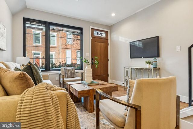 2518 WAVERLY ST, Philadelphia, PA 19146