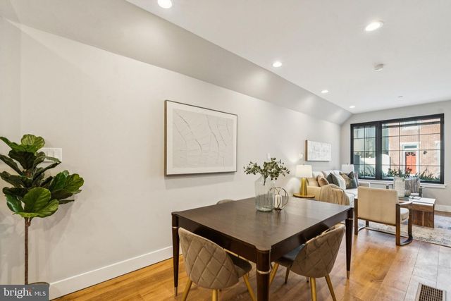 2518 WAVERLY ST, Philadelphia, PA 19146