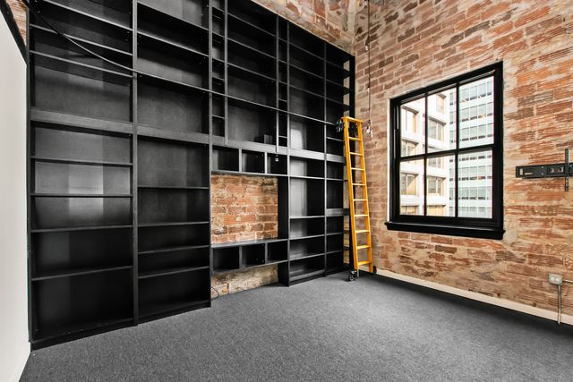 20 N STATE Street 1014, Chicago, IL 60602