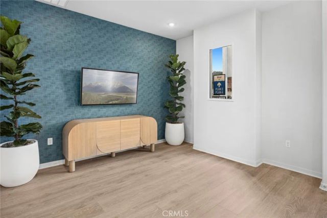 555 Gregory Way, Glendora, CA 91740