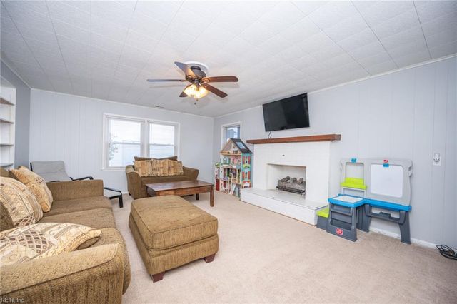 4905 Briarwood LN, Portsmouth, VA 23703