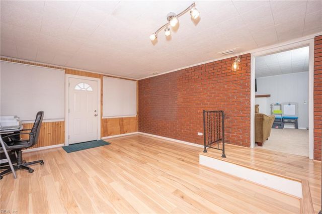 4905 Briarwood LN, Portsmouth, VA 23703