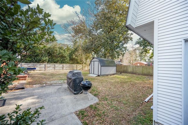 4905 Briarwood LN, Portsmouth, VA 23703