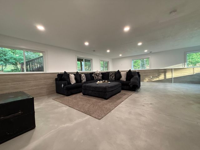 1030 Joy Circle SW, Cambridge, MN 55008