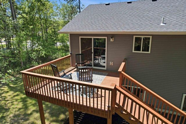 1030 Joy Circle SW, Cambridge, MN 55008