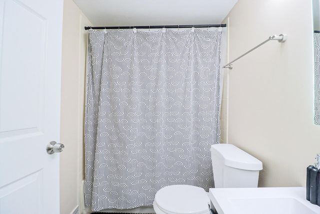 450 Palm Circle 106, Pembroke Pines, FL 33025