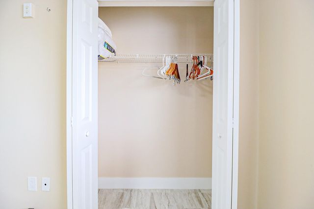 450 Palm Circle 106, Pembroke Pines, FL 33025