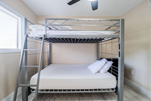 450 Palm Circle 106, Pembroke Pines, FL 33025