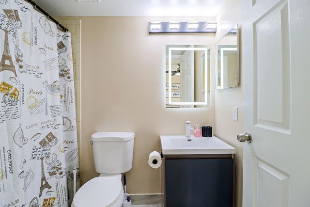 450 Palm Circle 106, Pembroke Pines, FL 33025