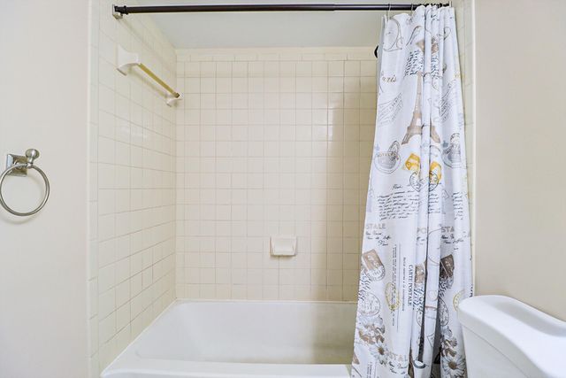 450 Palm Circle 106, Pembroke Pines, FL 33025