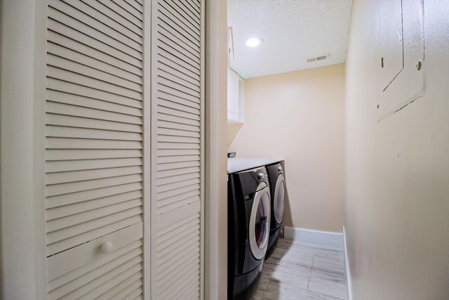 450 Palm Circle 106, Pembroke Pines, FL 33025