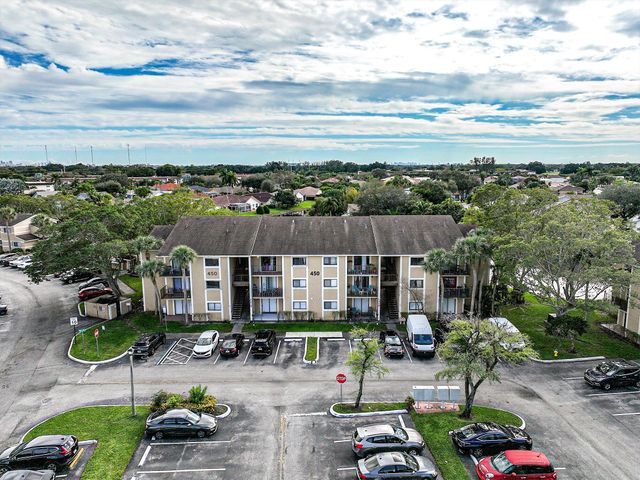 450 Palm Circle 106, Pembroke Pines, FL 33025