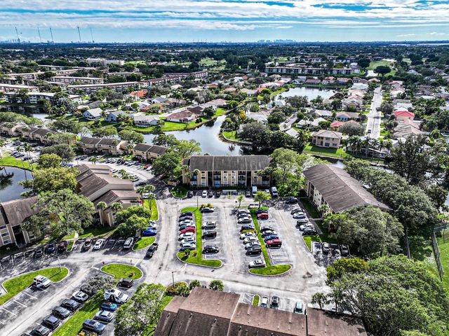 450 Palm Circle 106, Pembroke Pines, FL 33025