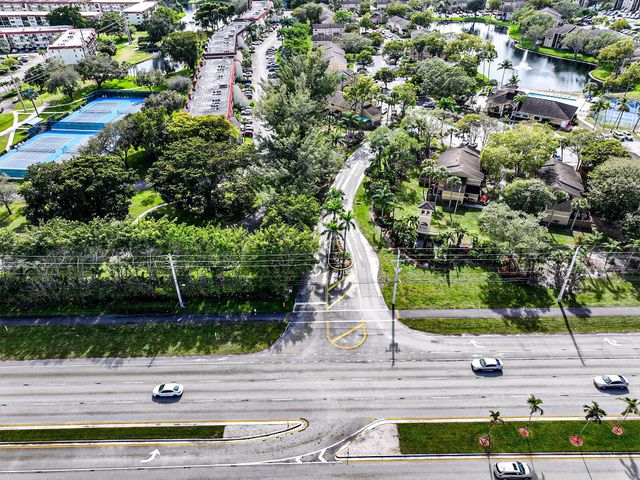 450 Palm Circle 106, Pembroke Pines, FL 33025