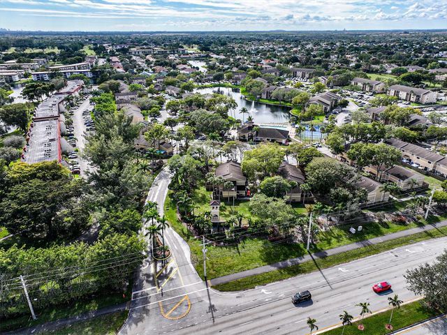 450 Palm Circle 106, Pembroke Pines, FL 33025